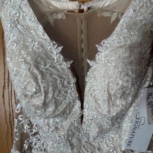 Galina Signature Wedding Dress - Size 8